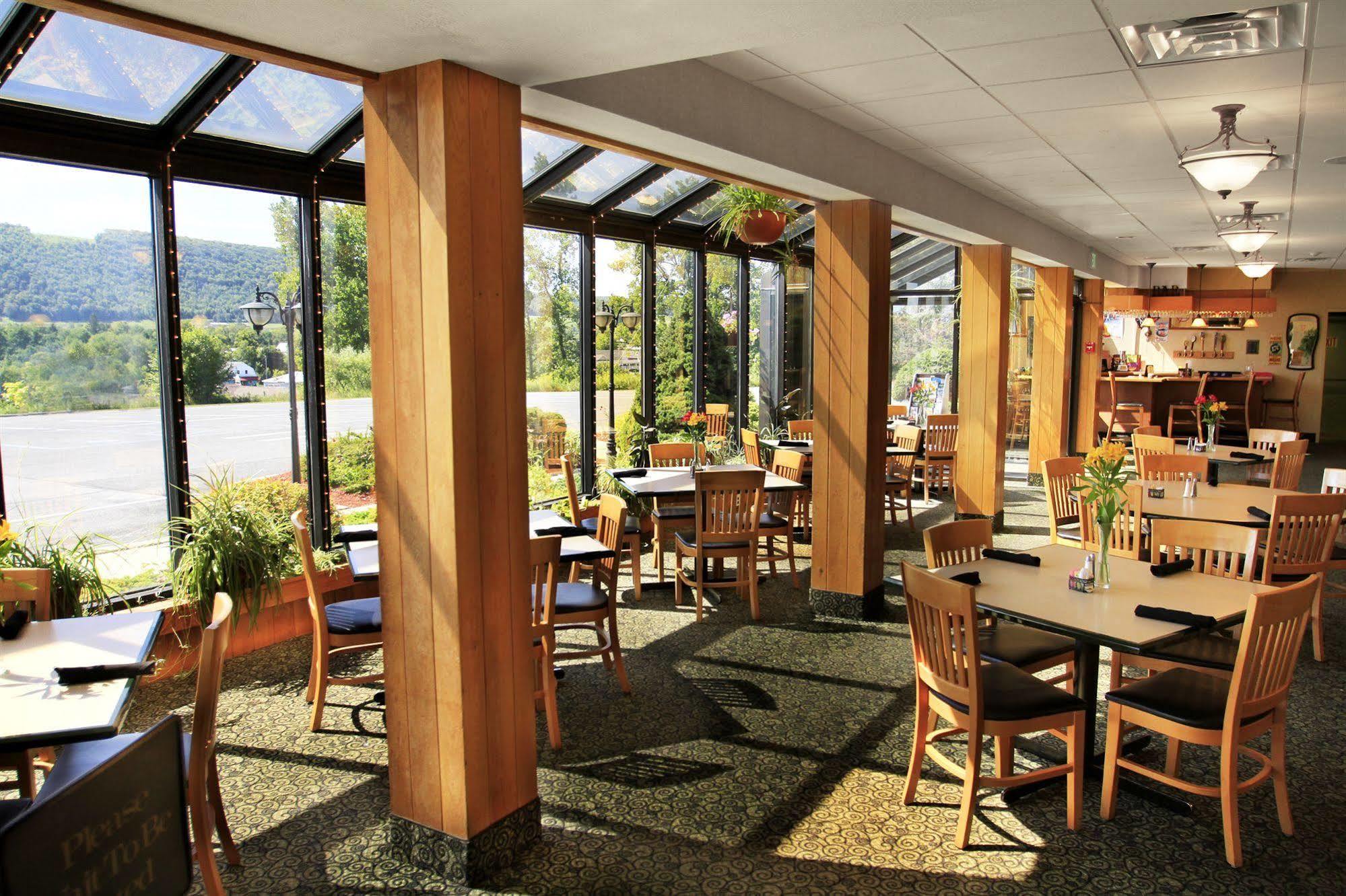 The Inn At Cobleskill Exterior foto